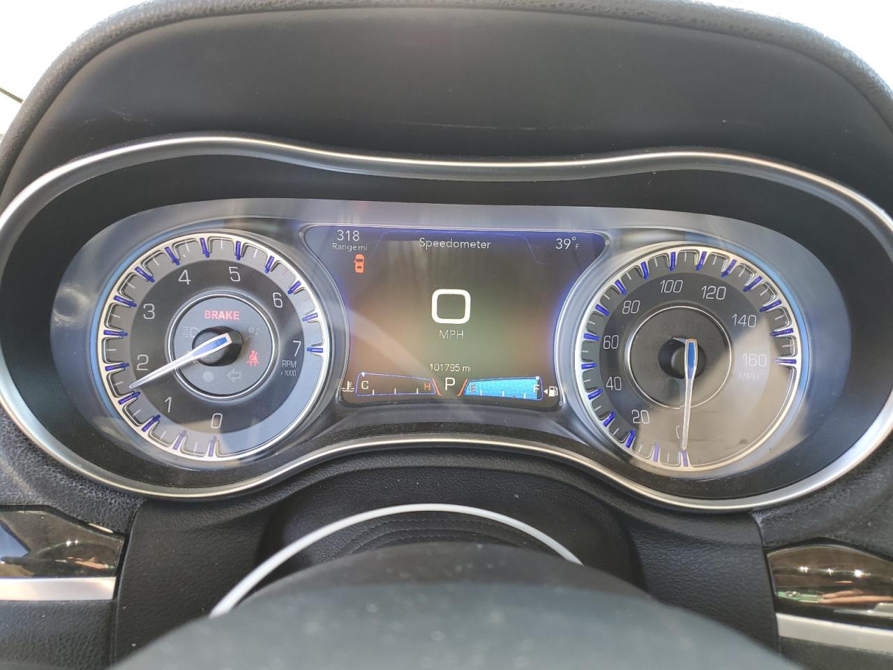 2016 Chrysler 300 - Image 9