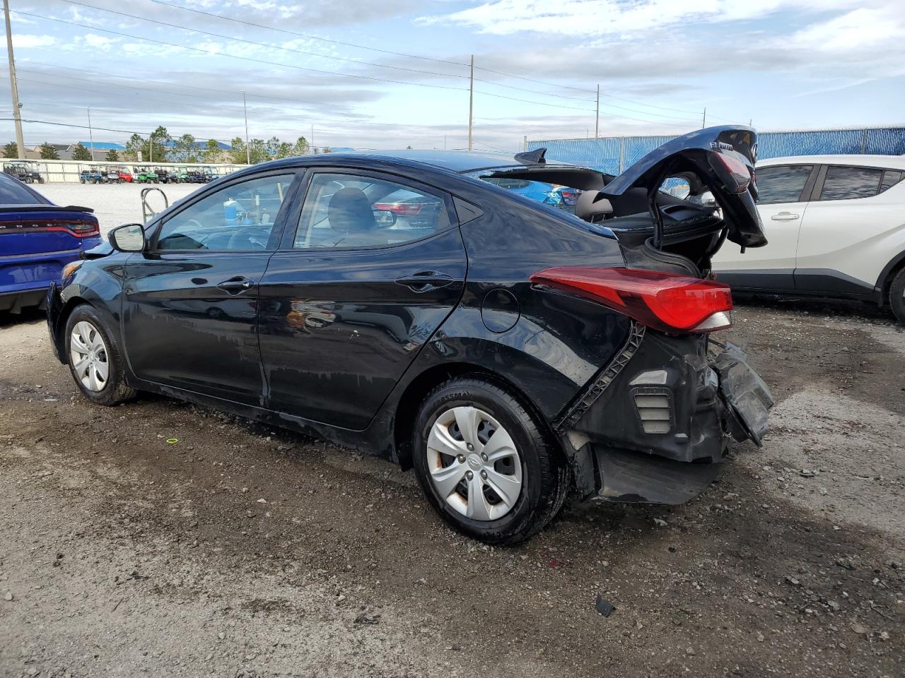 2016 Hyundai Elantra - Image 2