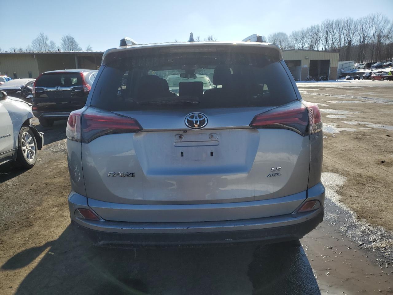 2018 Toyota Rav4 Le VIN: JTMBFREV2JJ196406 Lot: 42136275