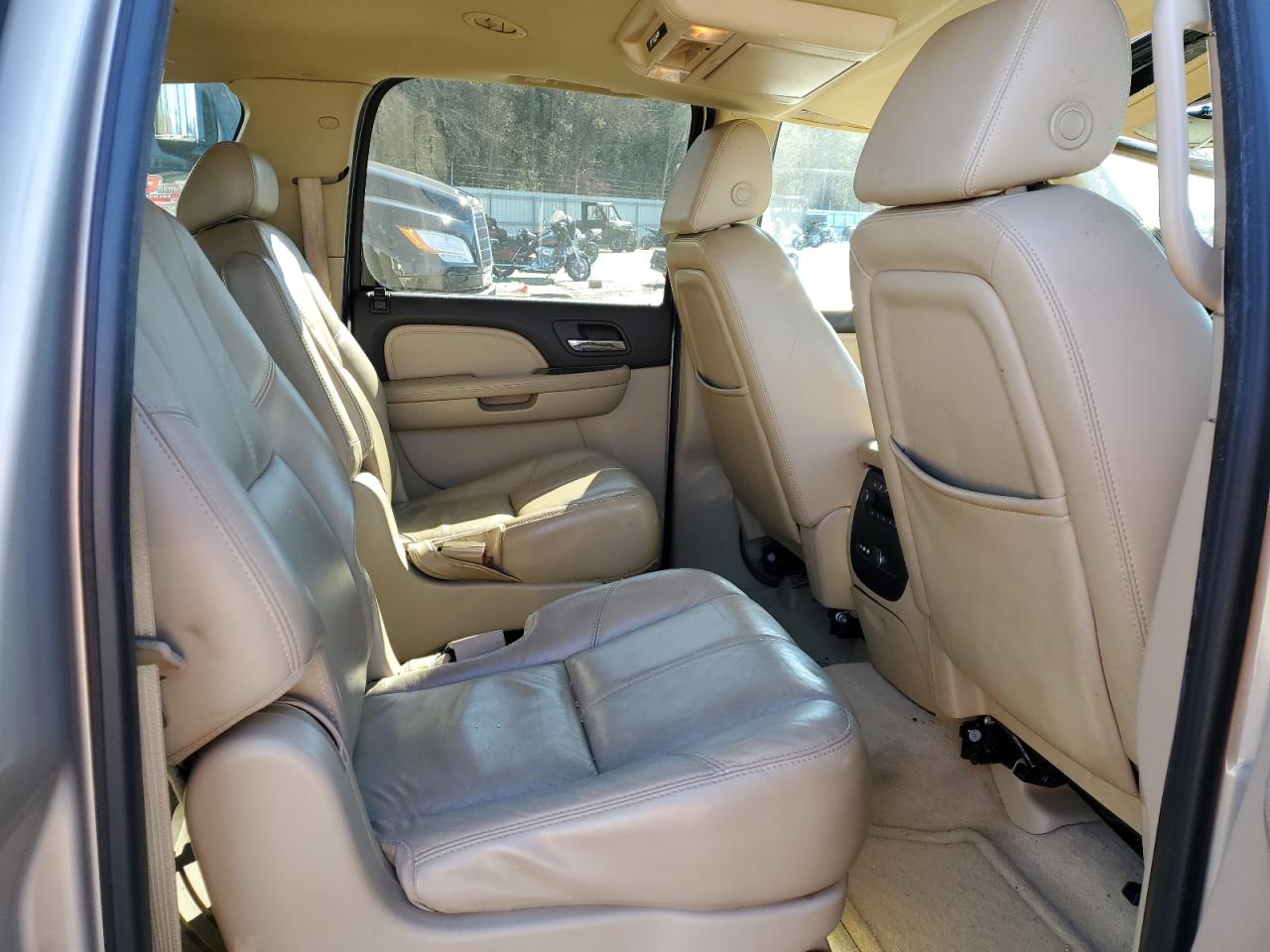 2007 GMC Yukon - Image 11