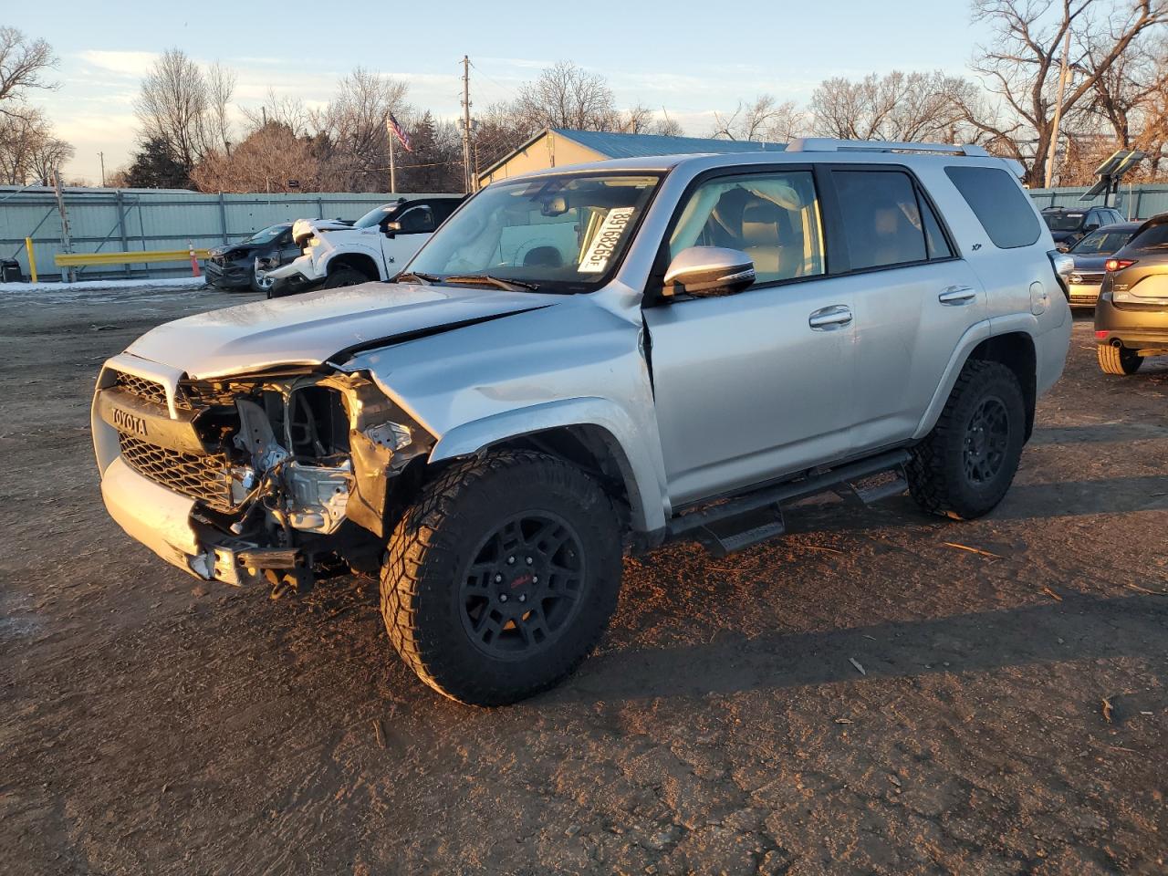 2018 Toyota 4Runner Sr5 for Sale in Wichita, KS - Front End