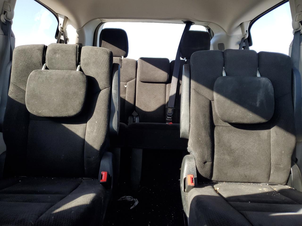 2016 Dodge Caravan - Image 10