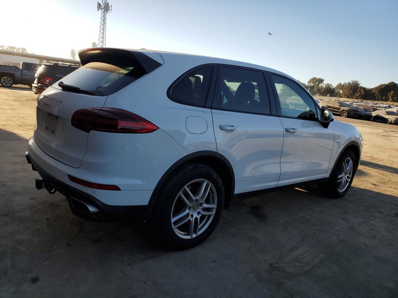 2015 Porsche Cayenne - Image 3