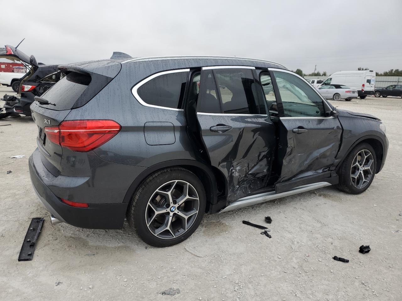 2017 BMW X1 - Image 3