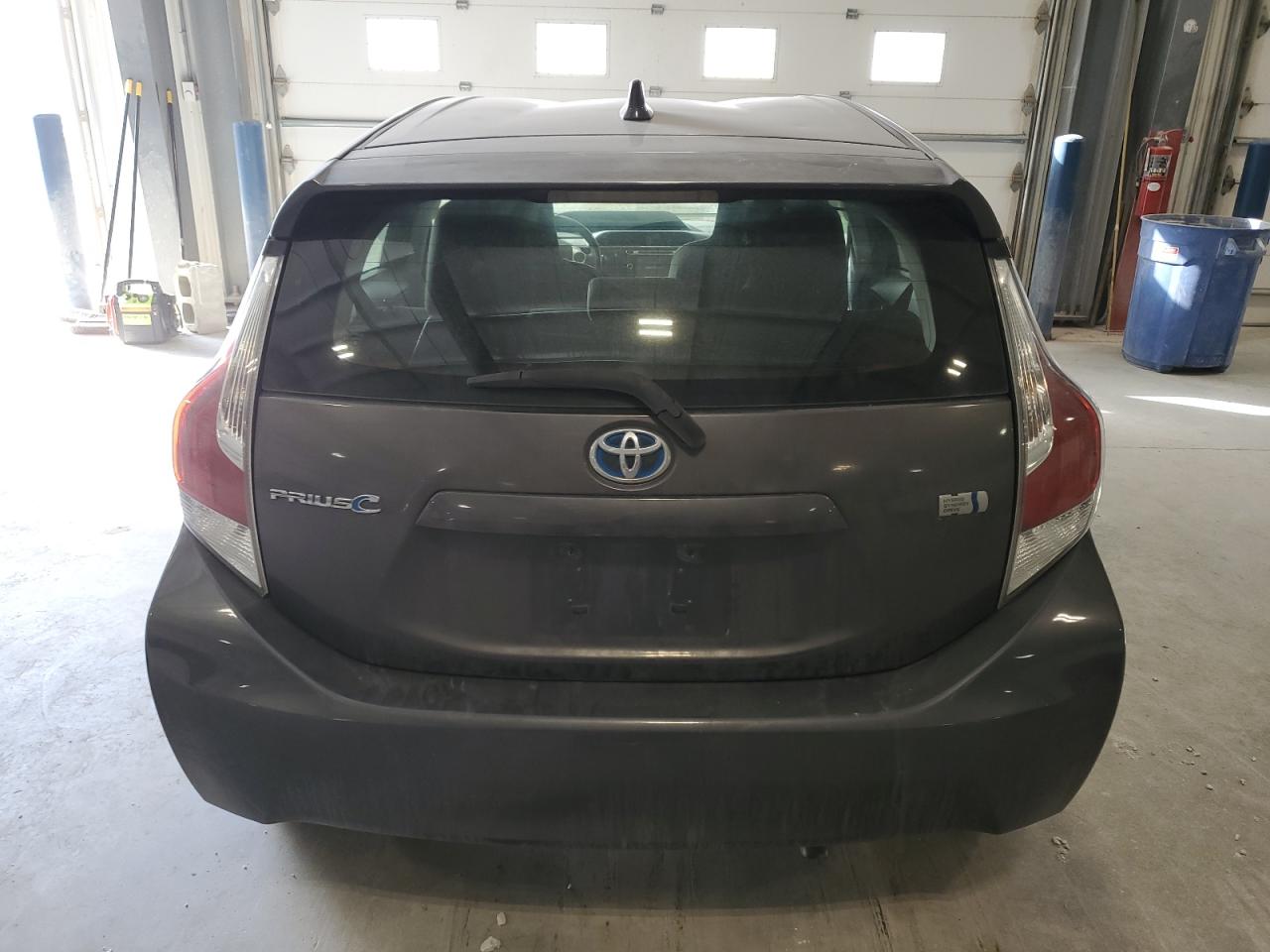 2015 Toyota Prius - Image 6