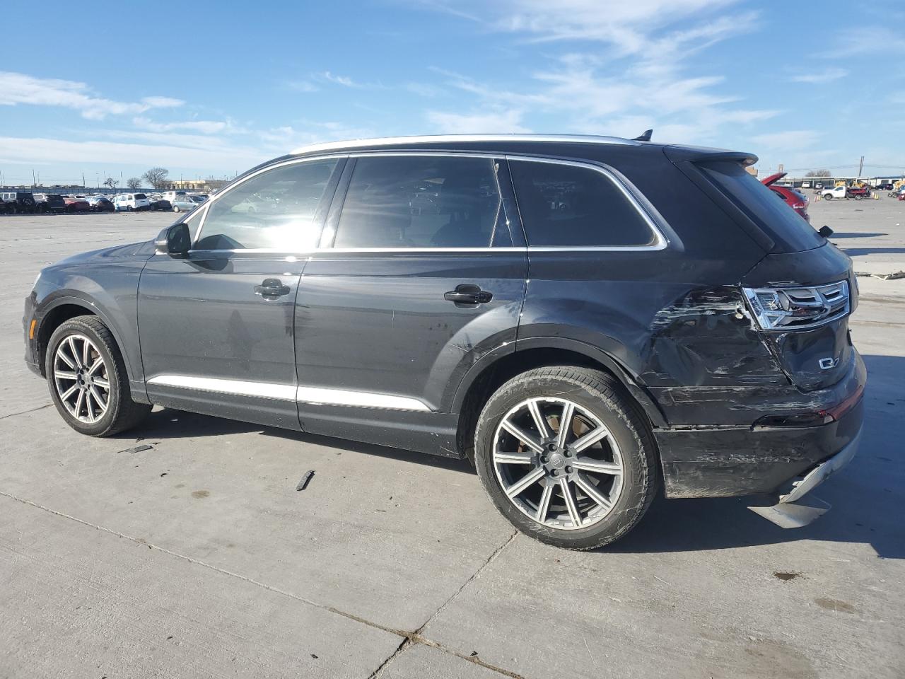 2017 Audi Q7 - Image 2
