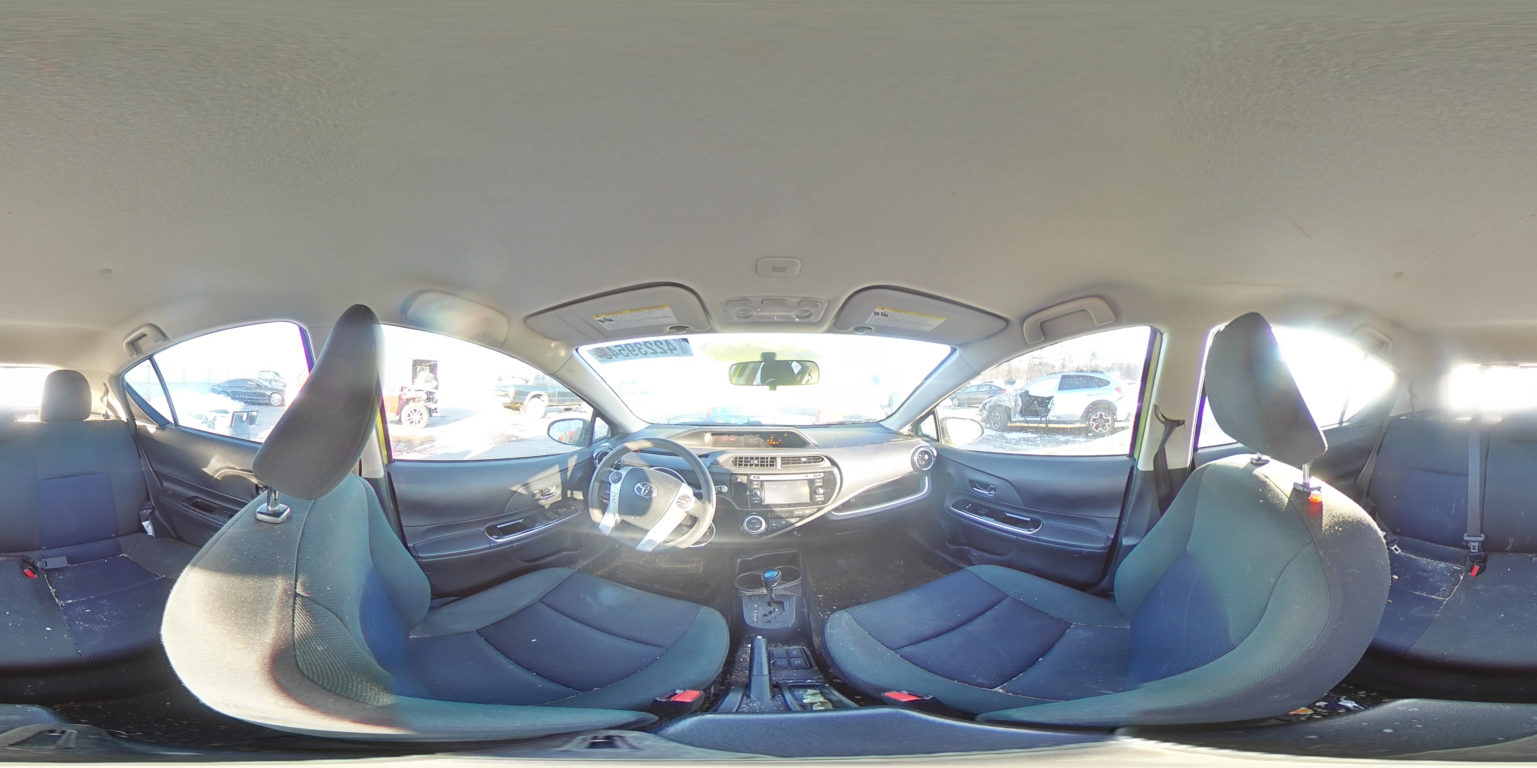 2015 Toyota Prius - Image 13
