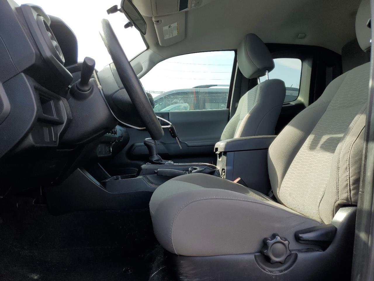 2017 Toyota Tacoma - Image 7