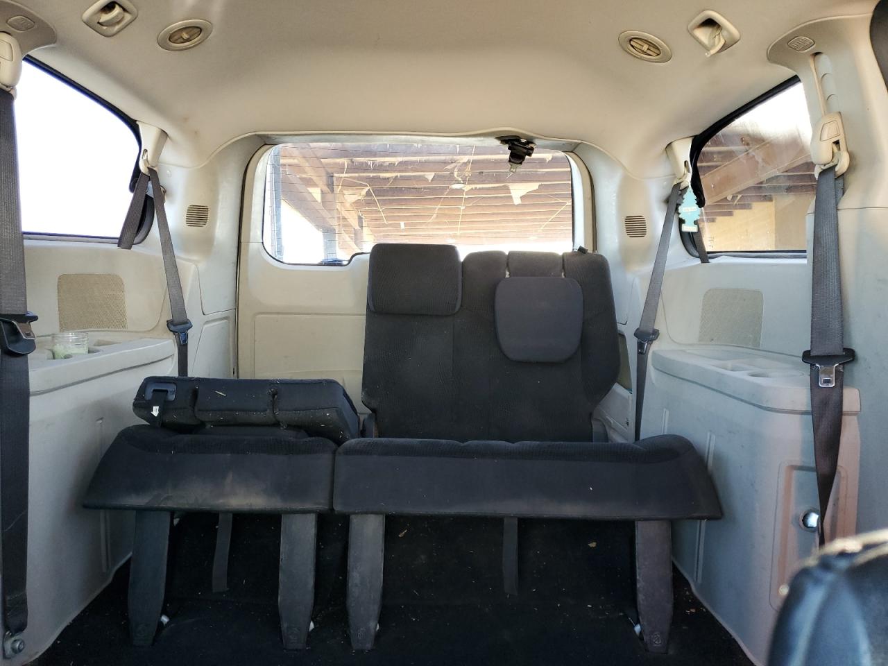 2017 Dodge Caravan - Image 10