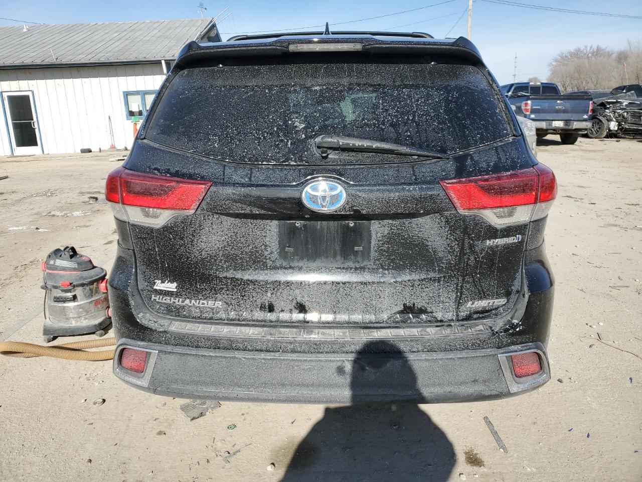 2017 Toyota Highlander - Image 6