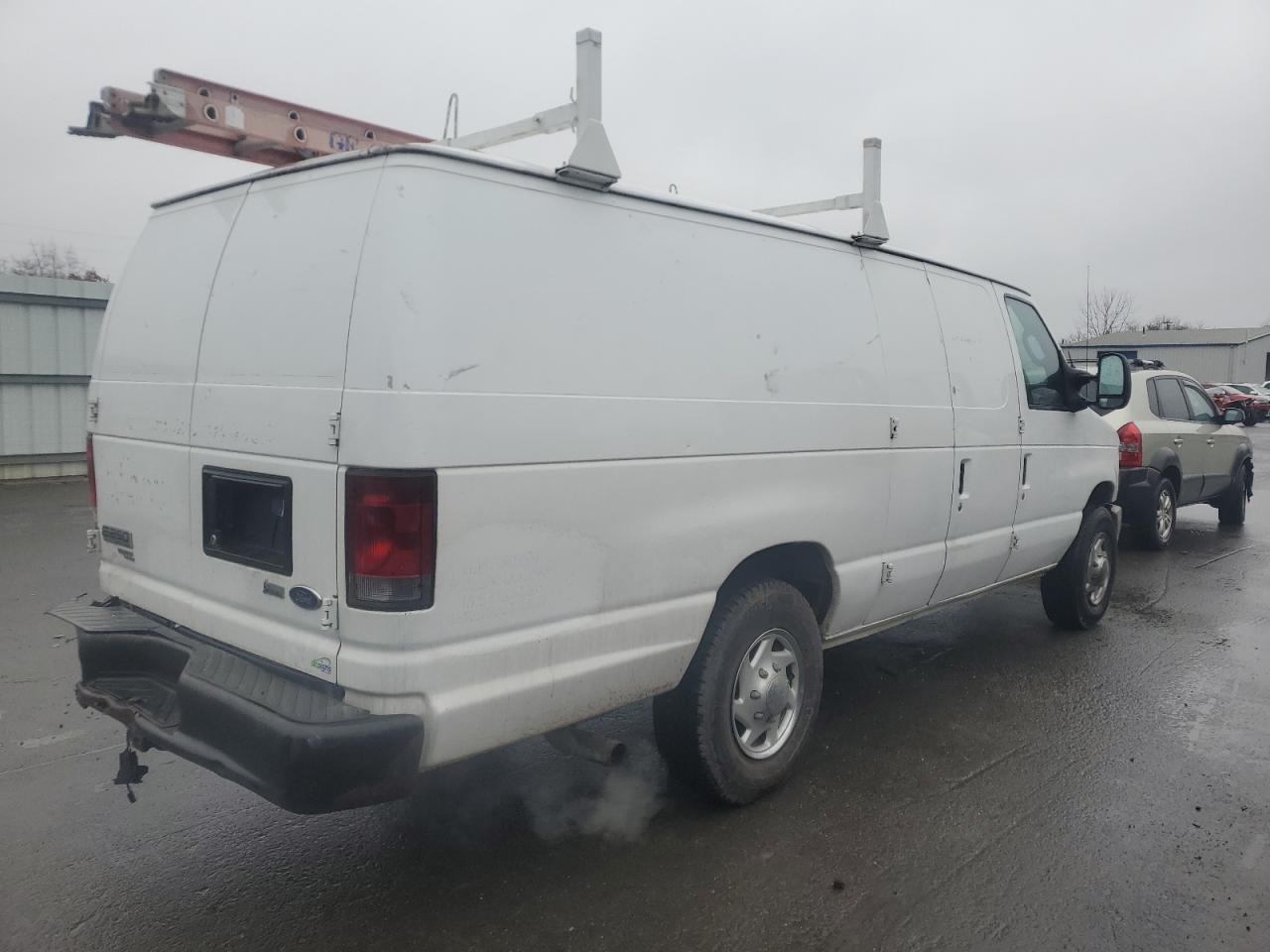 2011 Ford Econoline - Image 3