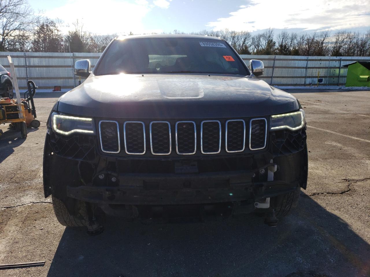 2017 Jeep Grand Cherokee - Image 5