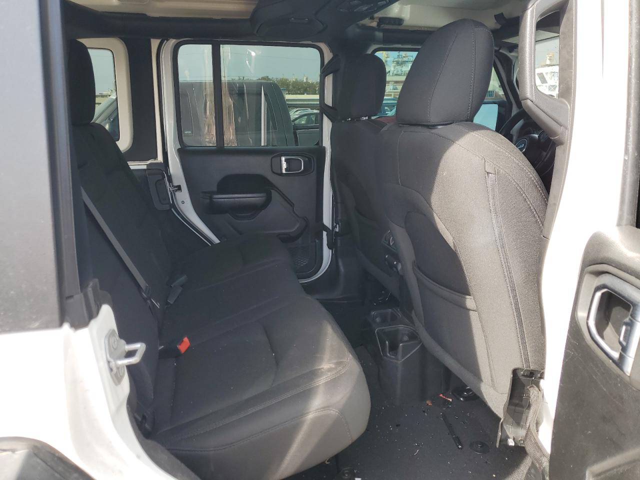 2021 Jeep Wrangler - Image 12