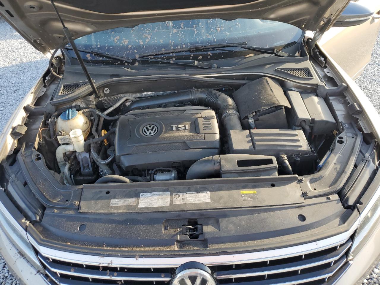 2016 Volkswagen Passat - Image 13