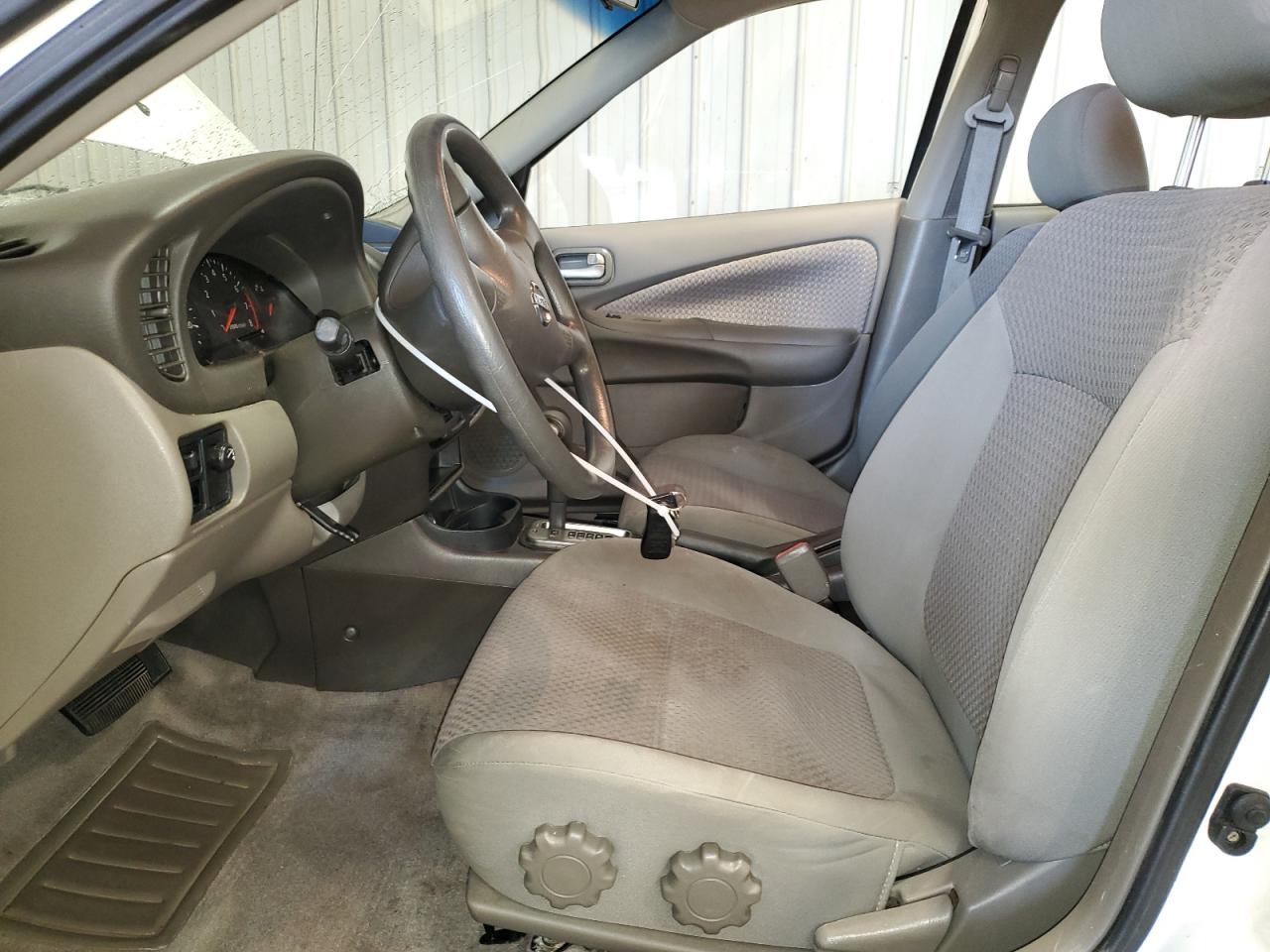 2004 Nissan Sentra - Image 7