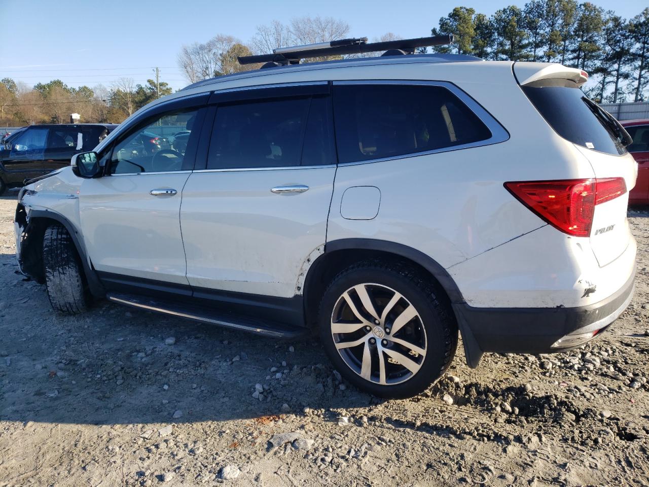 2017 Honda Pilot - Image 2