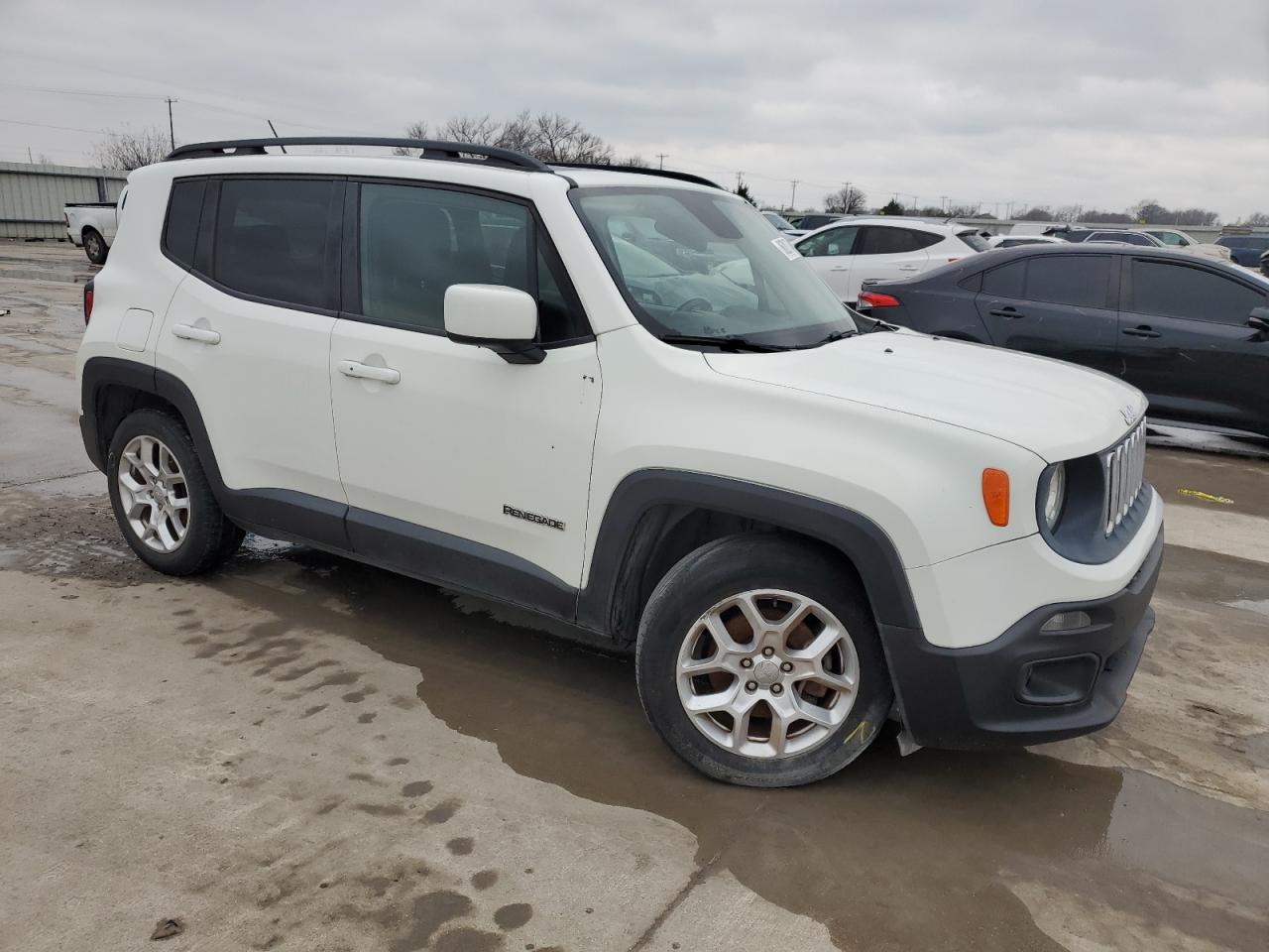 2016 Jeep Renegade - Image 4
