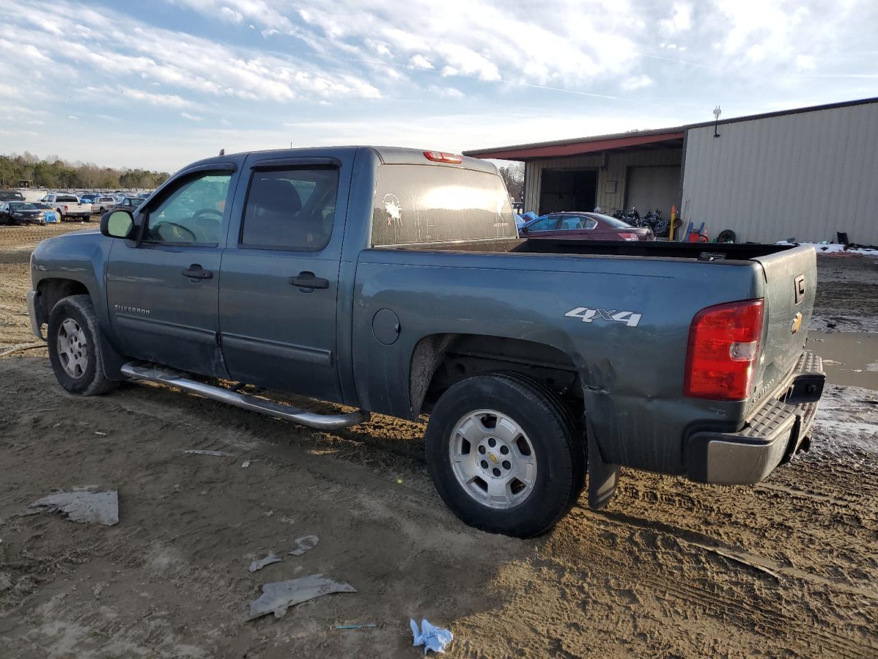 2012 Chevrolet Silverado - Image 2