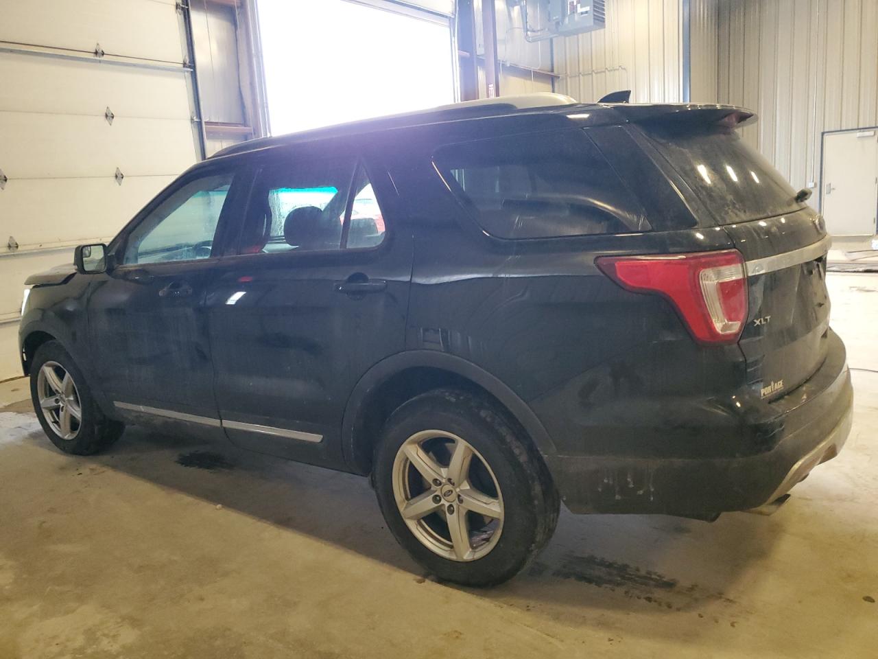 2016 Ford Explorer - Image 2