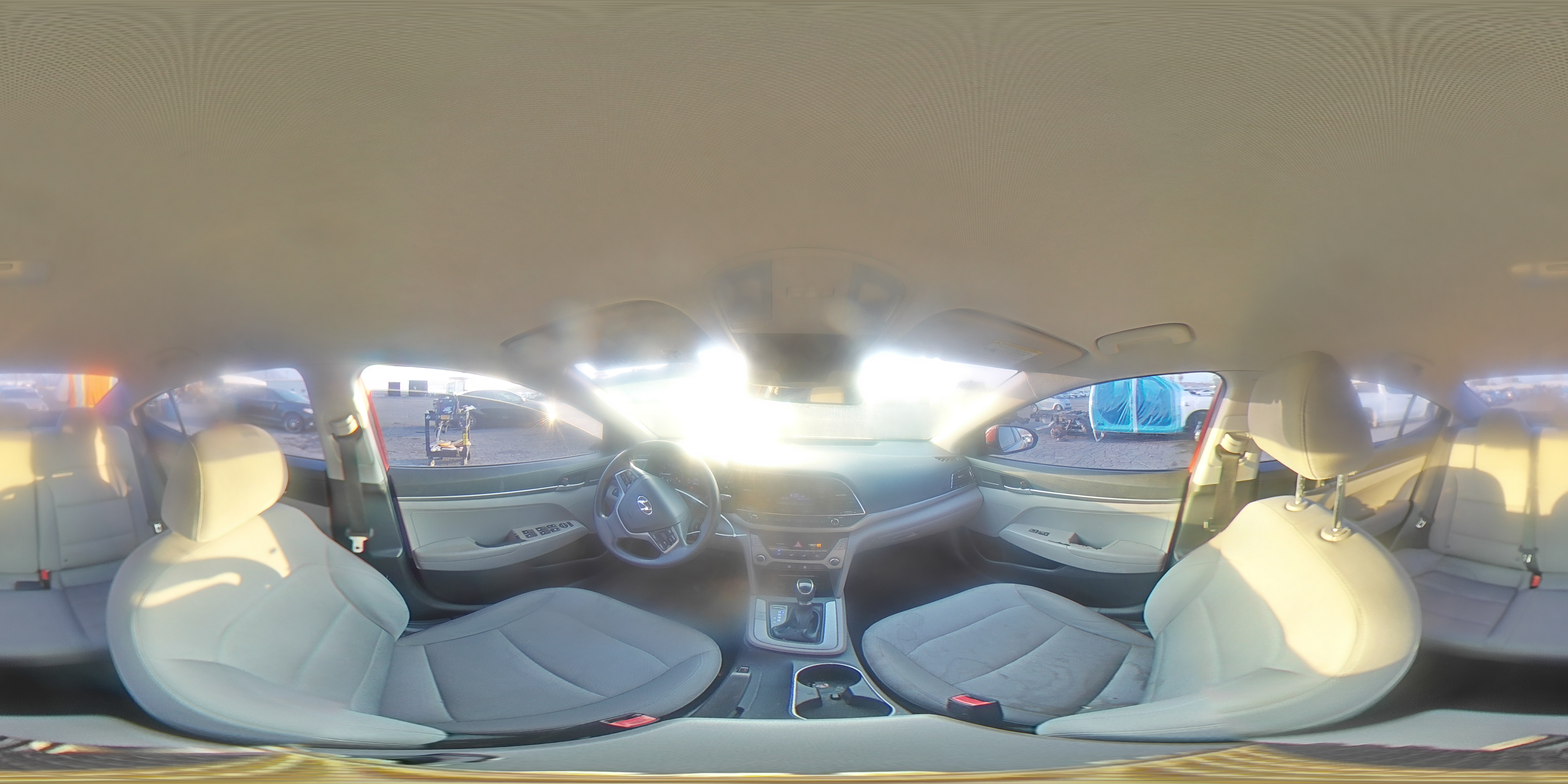 2017 Hyundai Elantra - Image 12