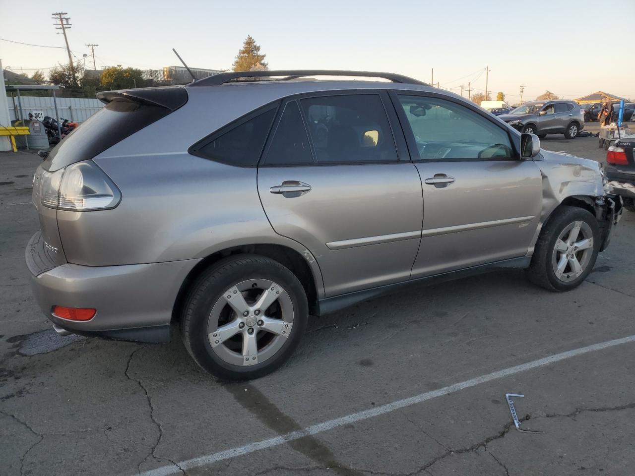2005 Lexus RX - Image 3