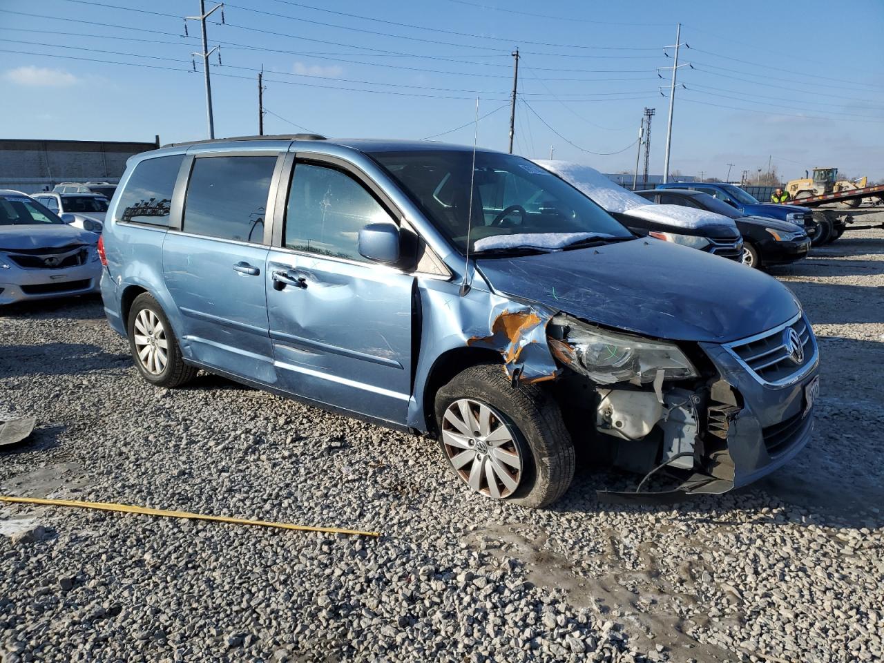 2012 Volkswagen Routan - Image 4