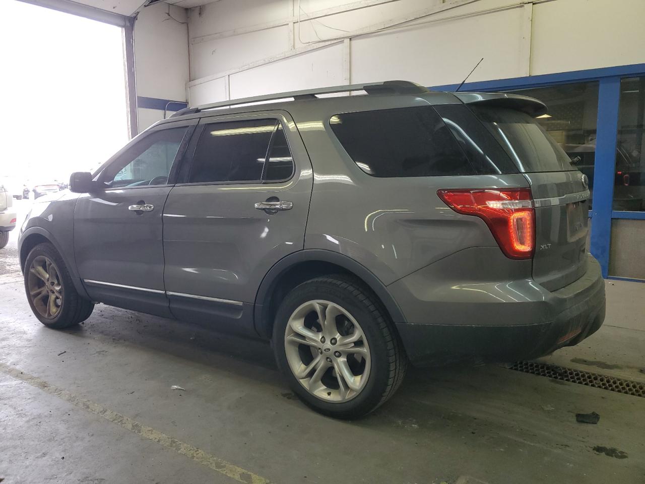 2014 Ford Explorer - Image 2
