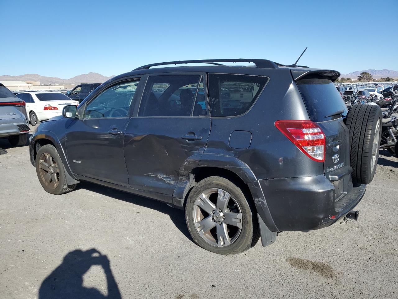 2009 Toyota RAV 4 - Image 2