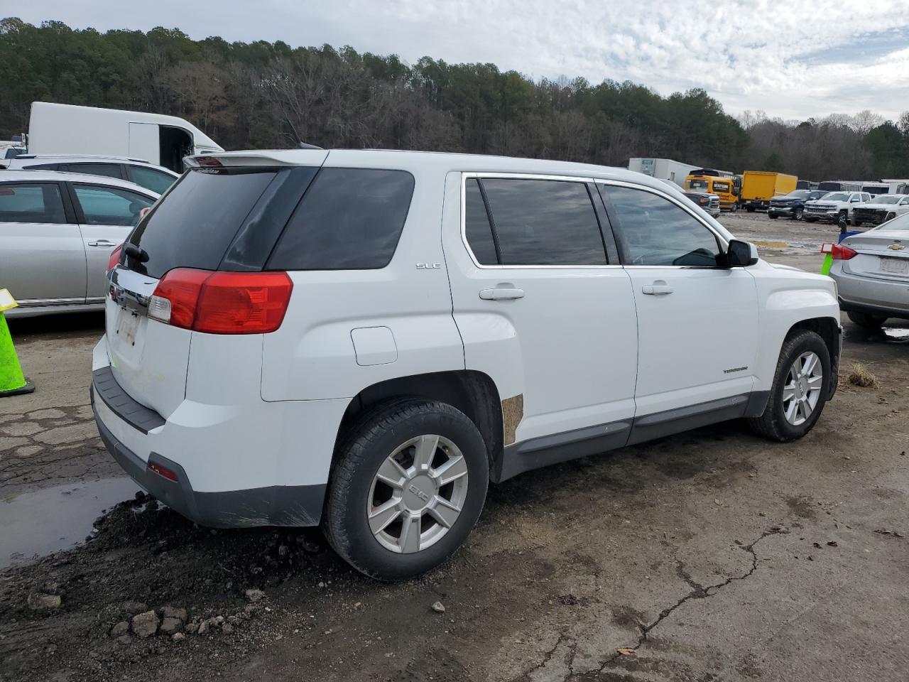 2011 GMC Terrain - Image 3