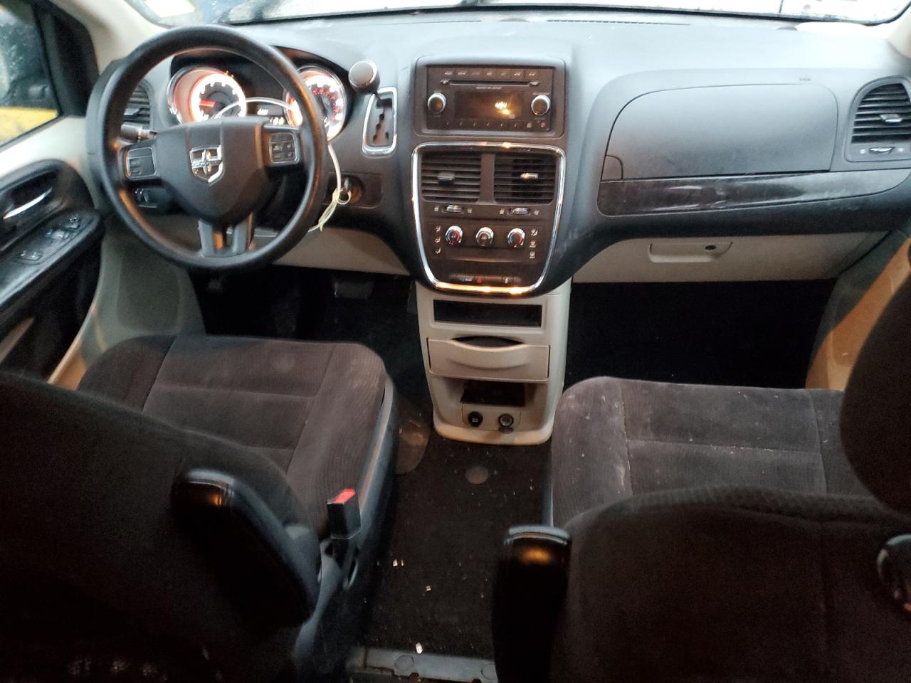 2014 Dodge Caravan - Image 8
