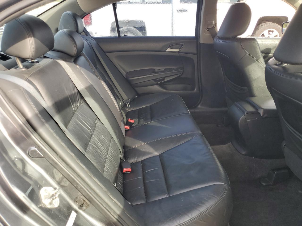 2012 Honda Accord - Image 10