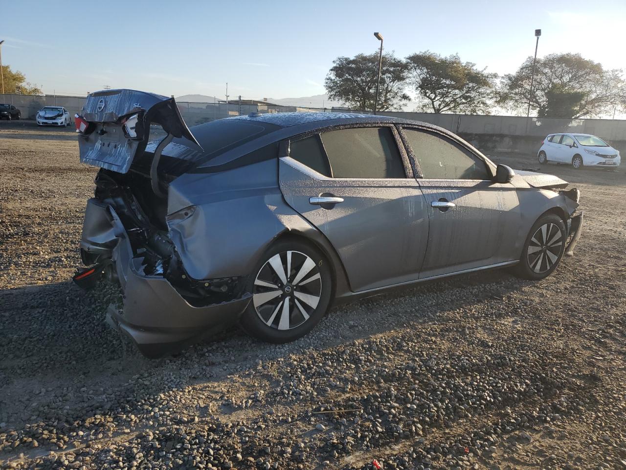 2019 Nissan Altima - Image 3