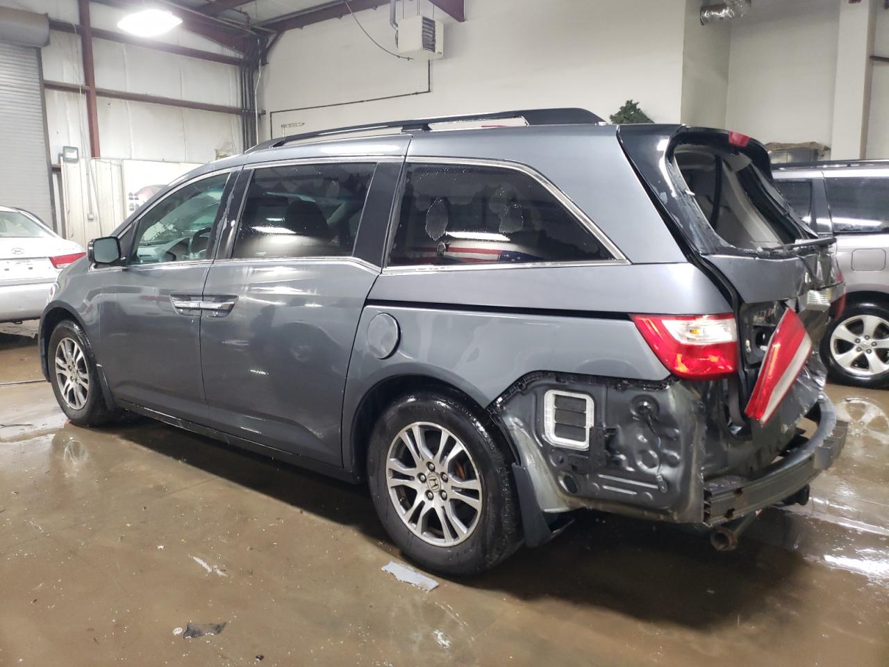 2011 Honda Odyssey - Image 2