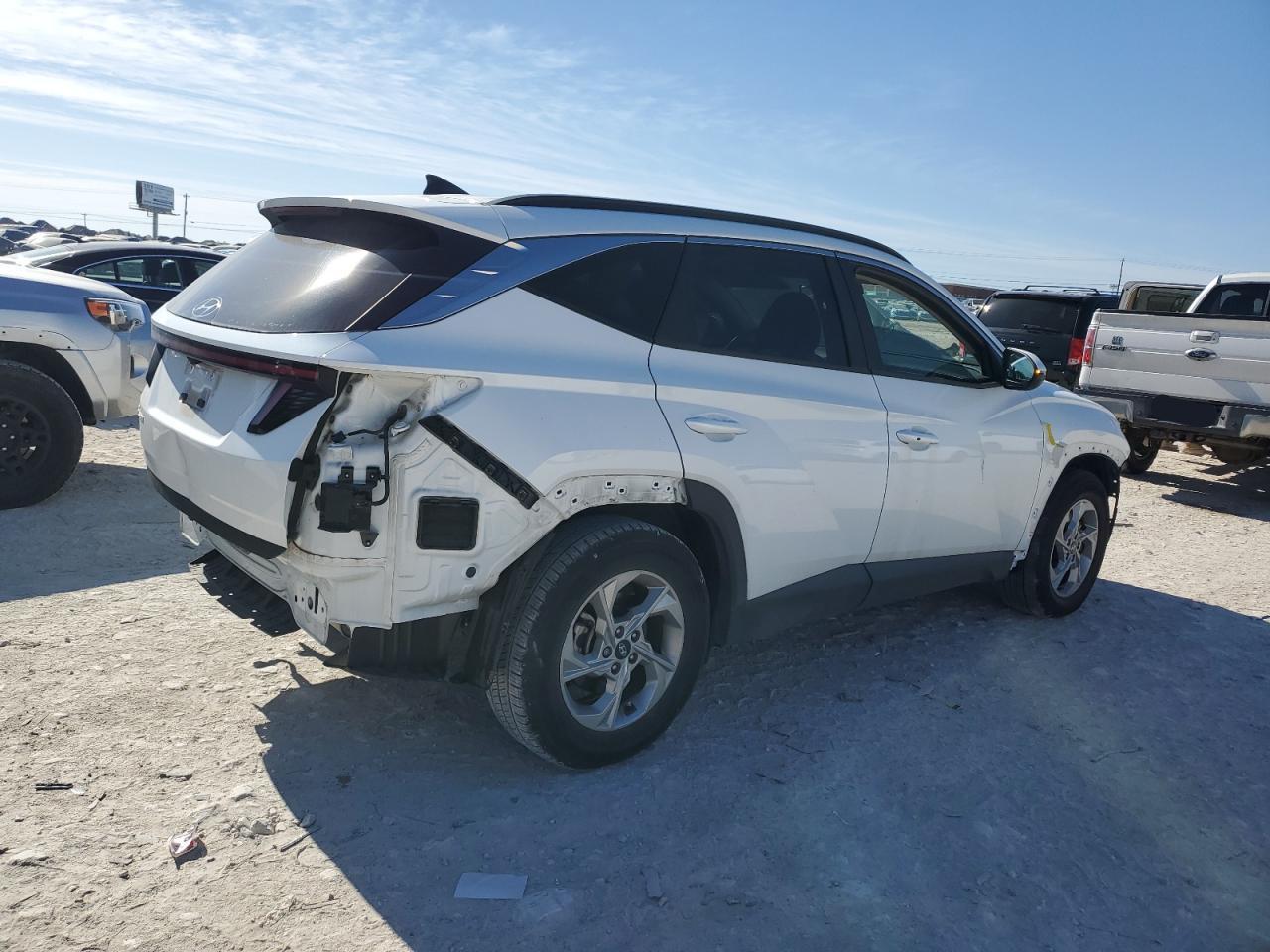 2022 Hyundai Tucson - Image 3