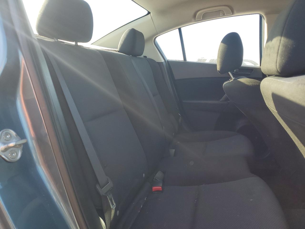2011 Mazda 3 - Image 10