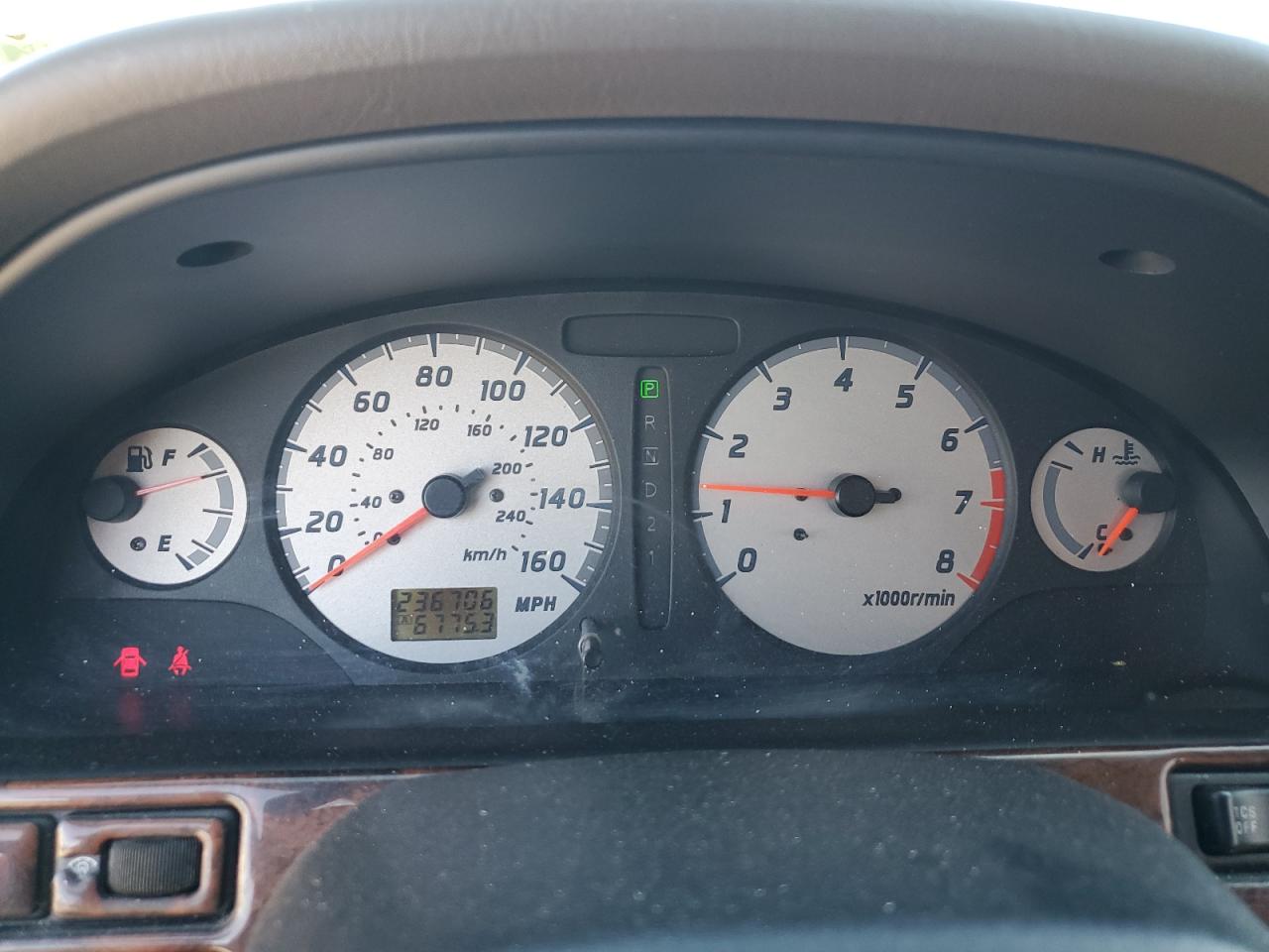2000 Nissan Maxima - Image 9