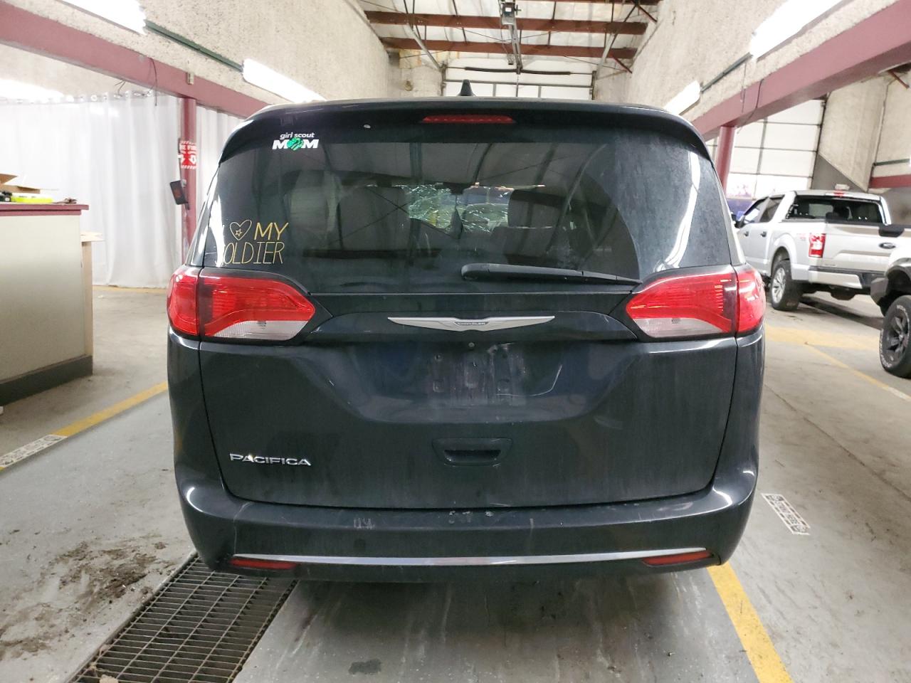 2017 Chrysler Pacifica Touring L VIN: 2C4RC1BG9HR501825 Lot: 86601184