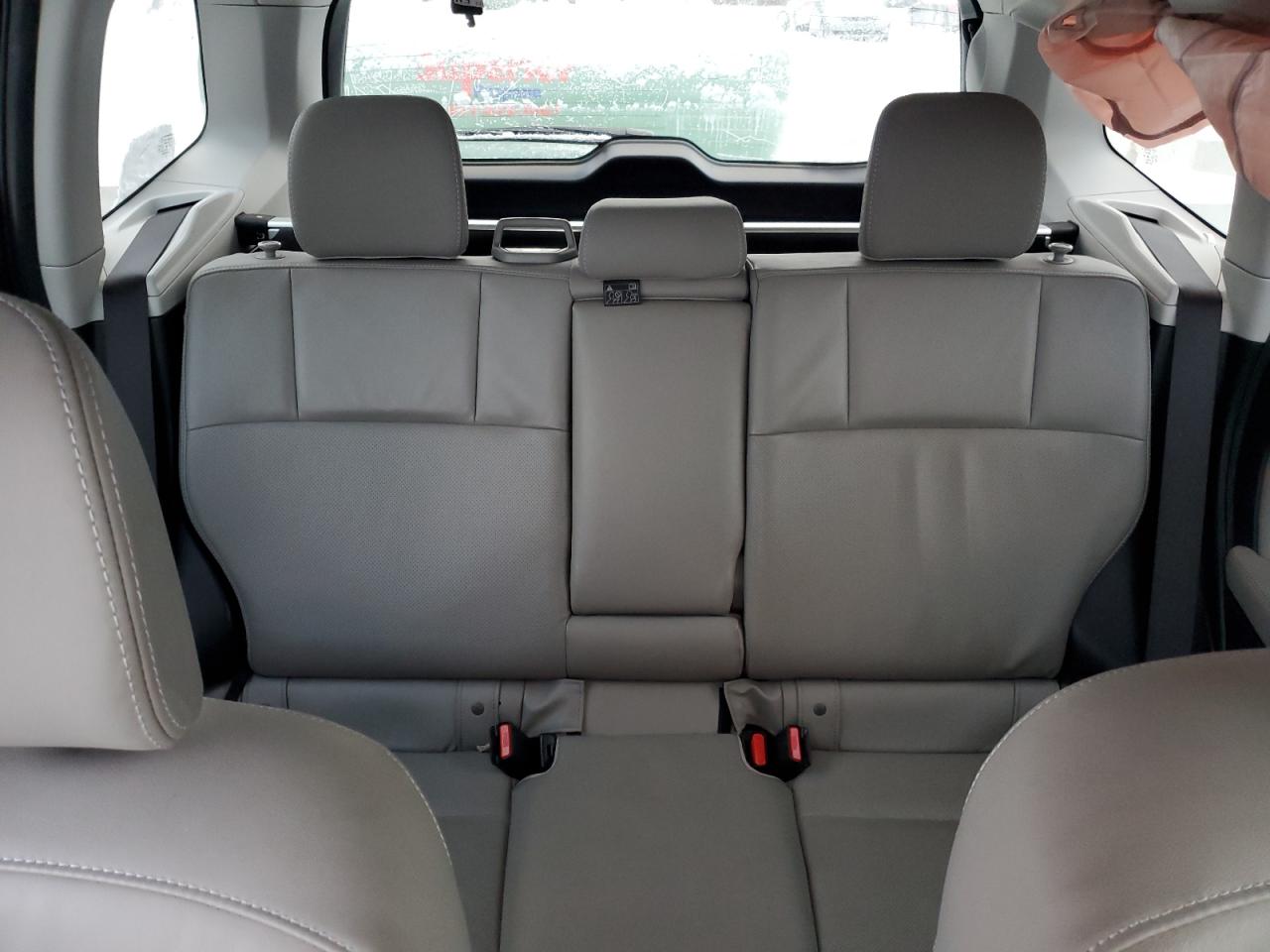 2016 Subaru Forester - Image 10