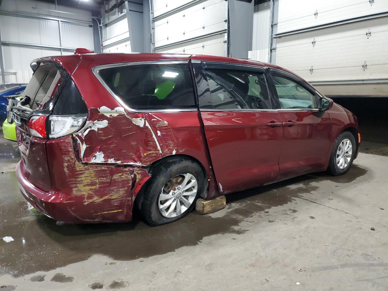 2017 Chrysler Pacifica - Image 3