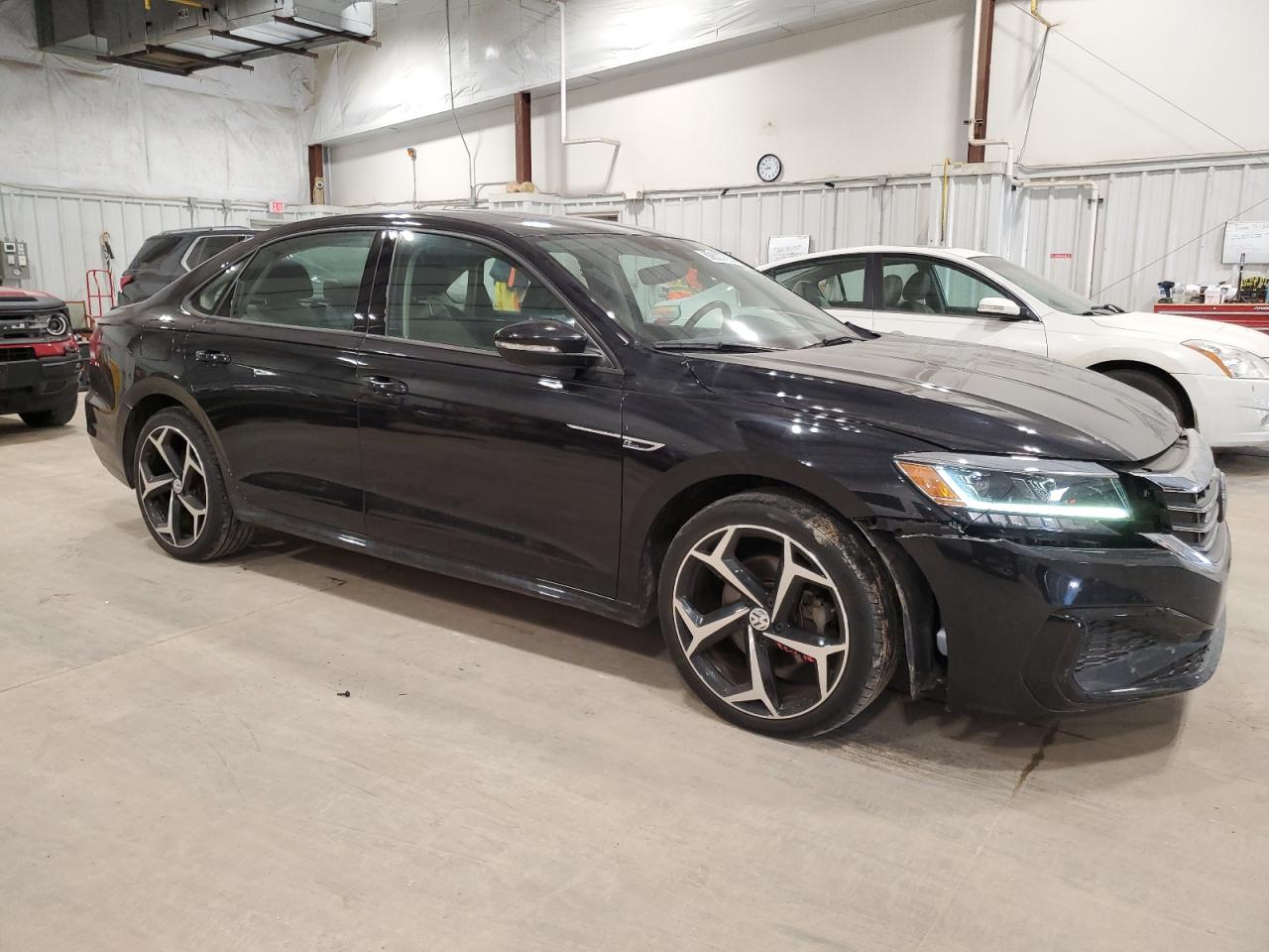 2020 Volkswagen Passat - Image 4