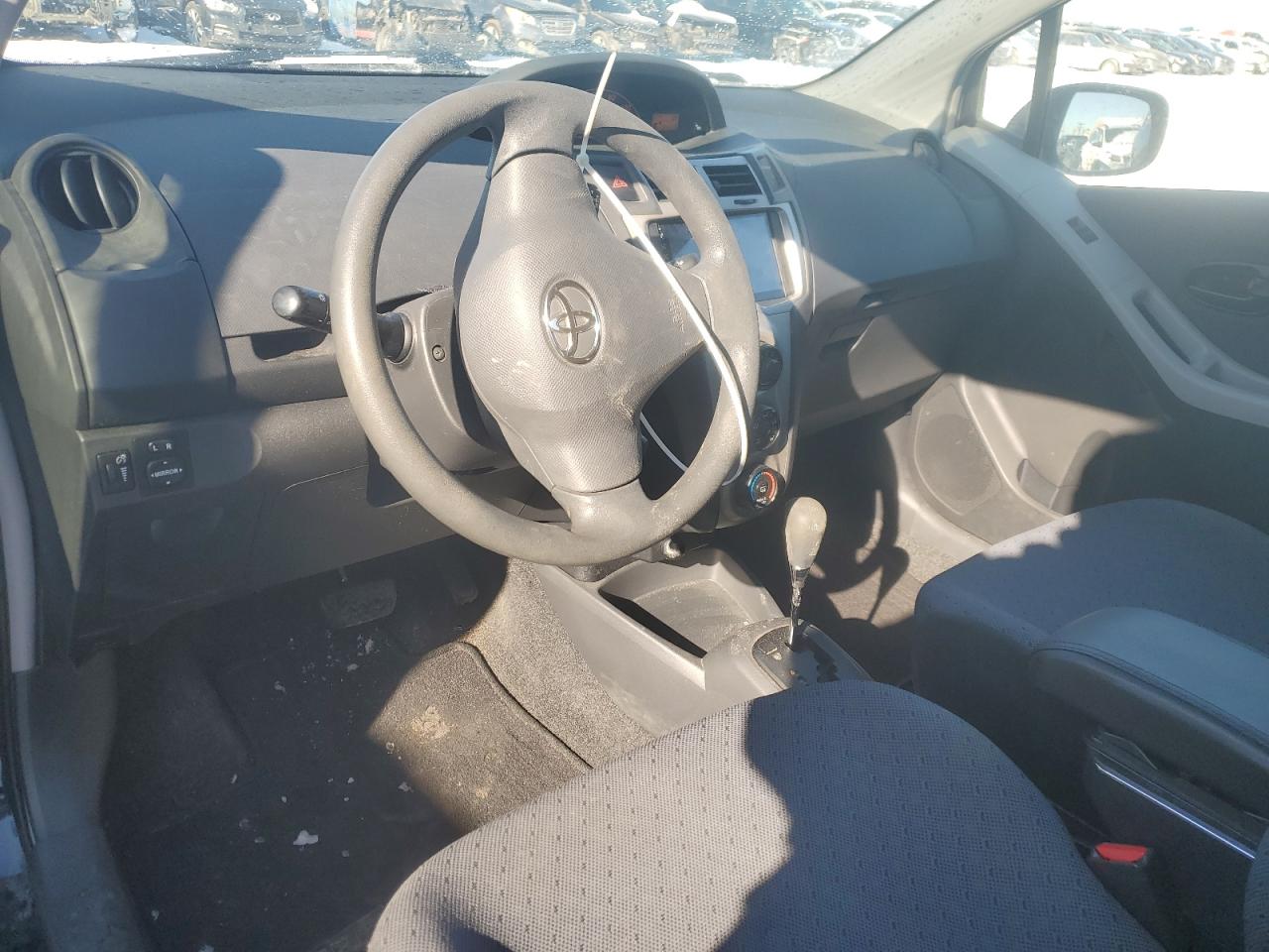 2011 Toyota Yaris - Image 8