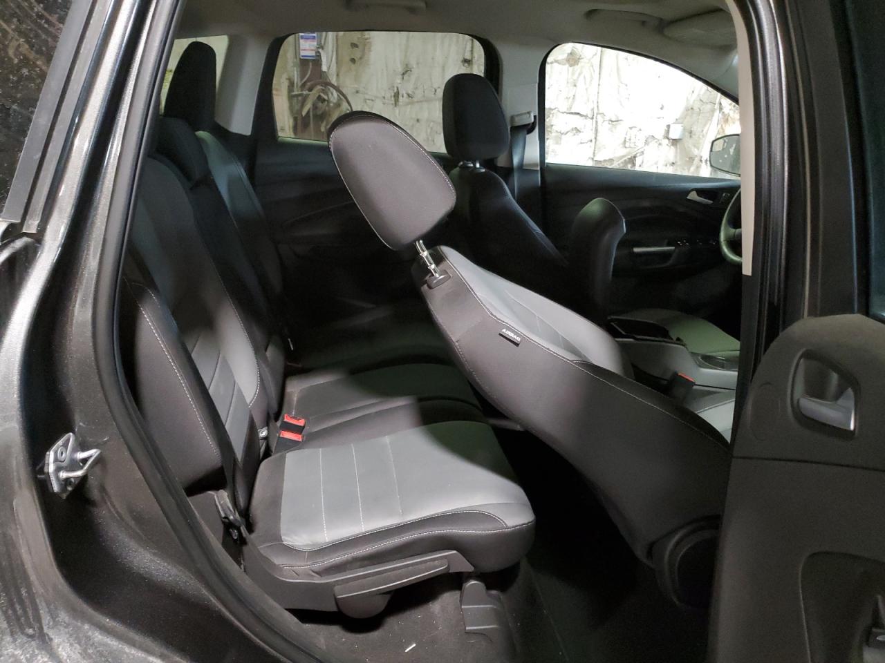 2016 Ford Escape - Image 11