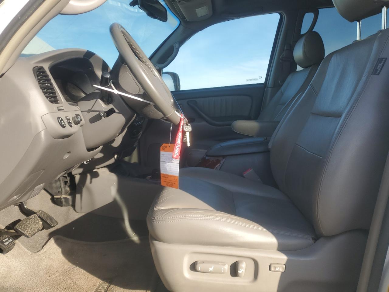 2007 Toyota Sequoia - Image 7