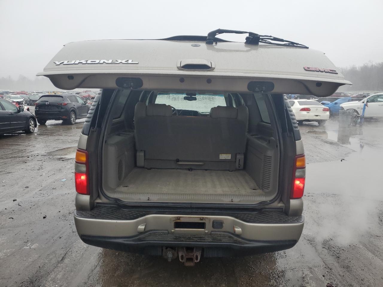 2002 GMC Yukon - Image 6