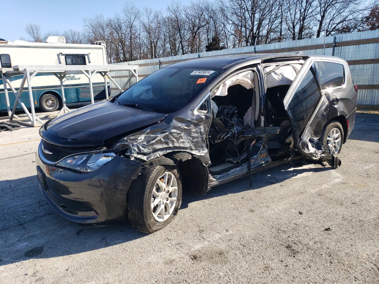 Rogersville, MO에서 판매 중인 2017 Chrysler Pacifica Lx - Side