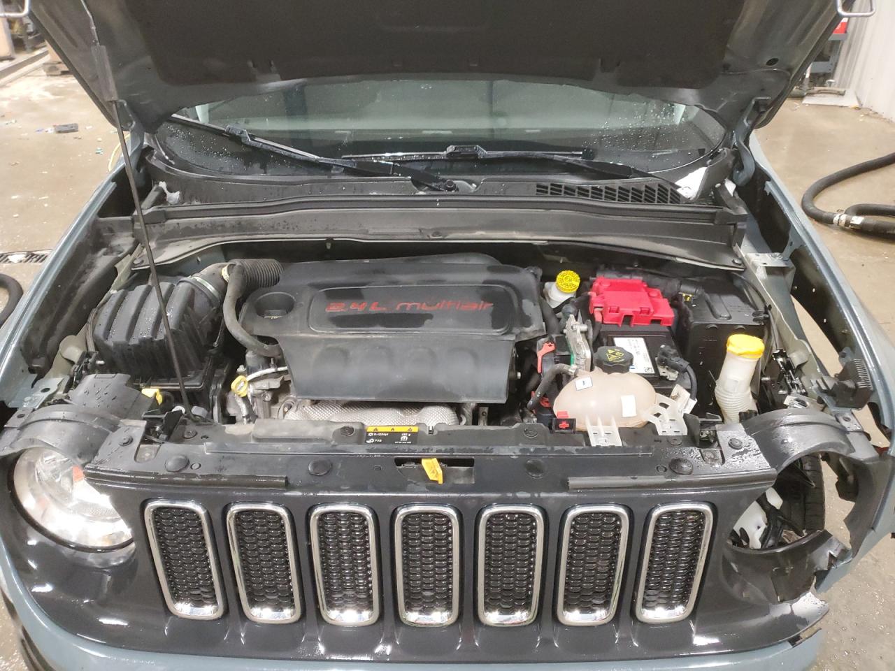 2018 Jeep Renegade - Image 12