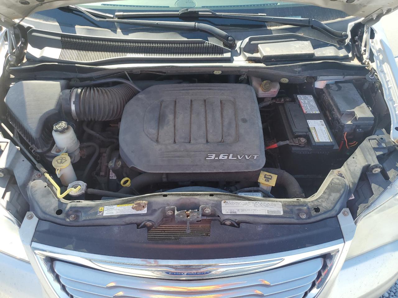 2012 Chrysler Town & Country - Image 12