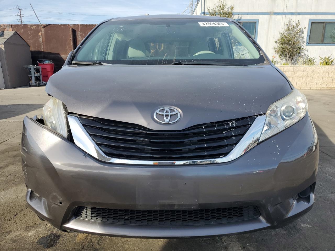 2014 Toyota Sienna - Image 5