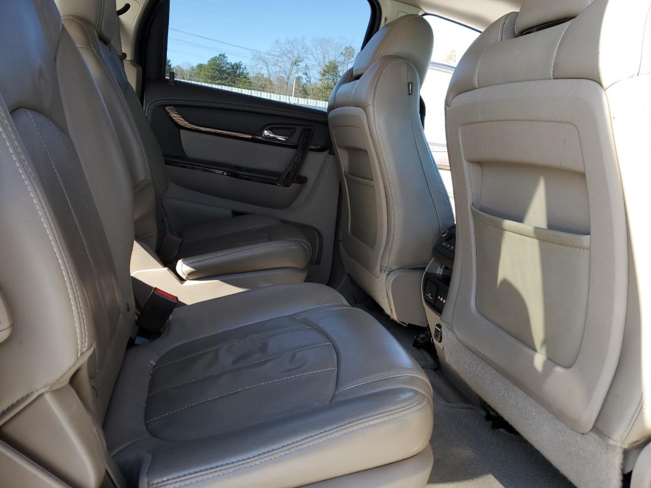 2014 GMC Acadia - Image 11