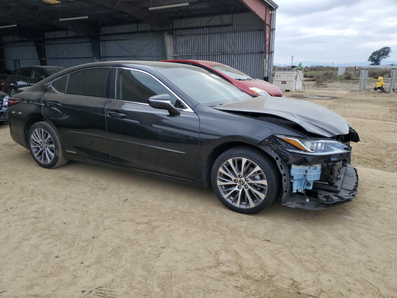 2021 Lexus ES - Image 4